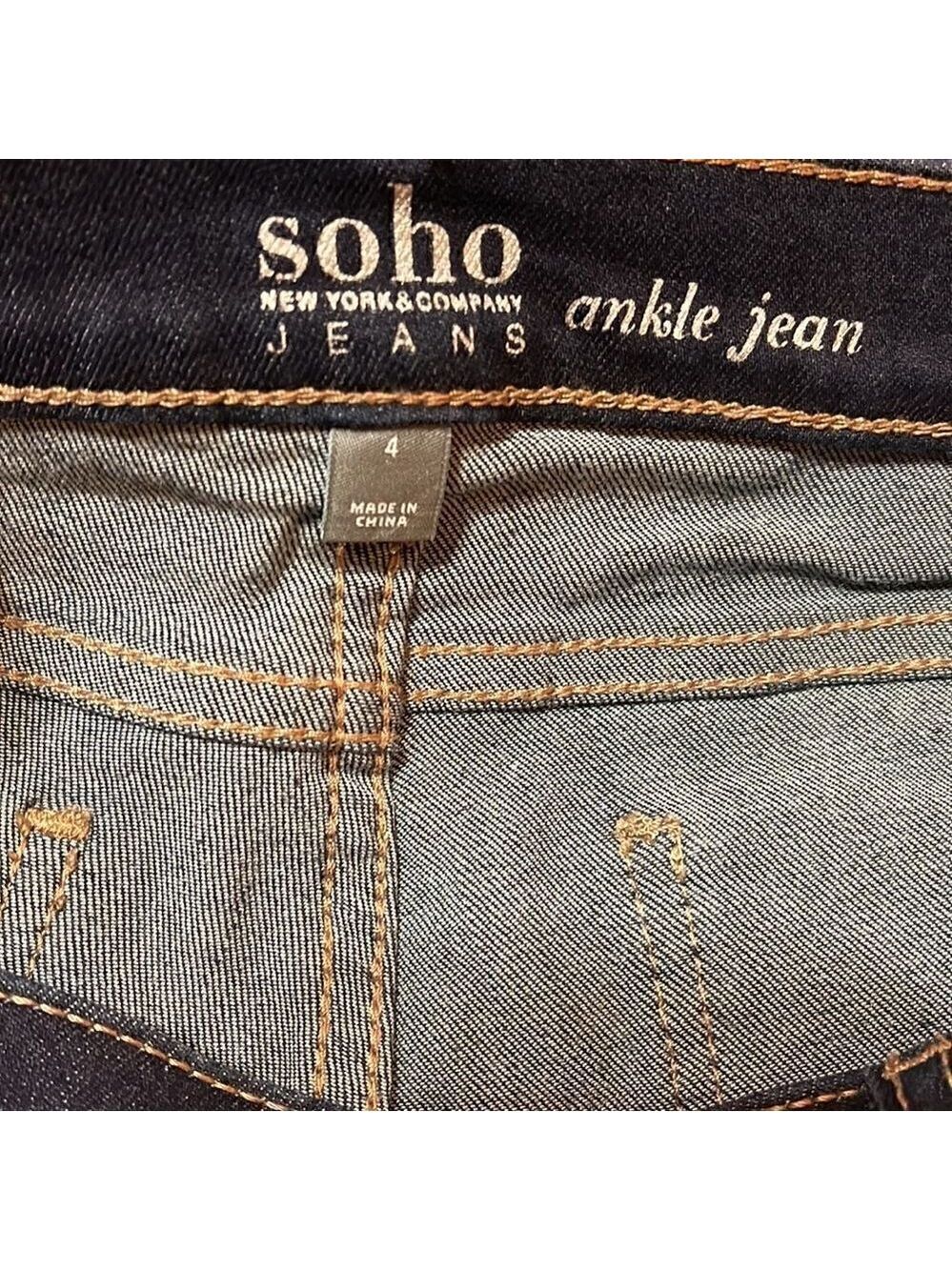 Soho Ankle Jeans. Women’s Size 4. Dark Wash. Cropped Ankle. - Picture 5 of 6